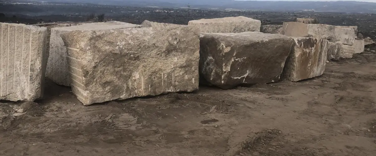 Blocos e semi-blocos Amarelo Ferreiros Machiados